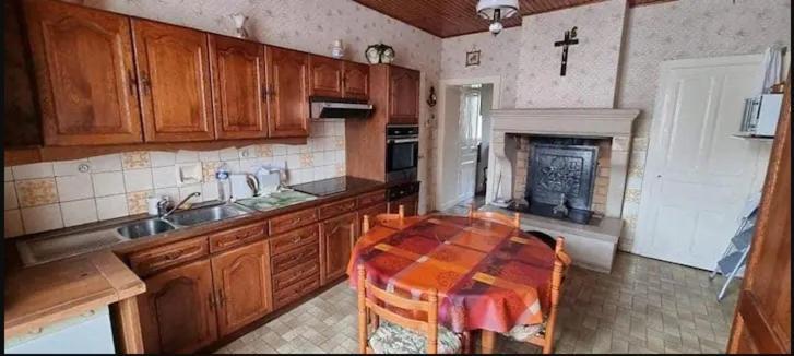 Chambre Tout Equipee Apartment Lacroix-sur-Meuse Ngoại thất bức ảnh
